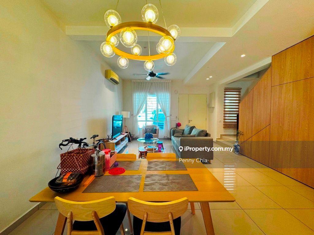 Fully Renovated Bandar Rimbayu Double Storey Terrace House