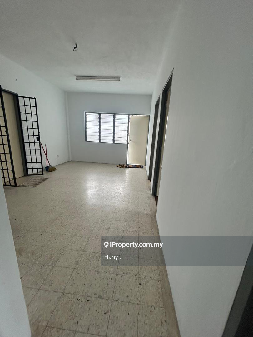 Bangau Apartment level 4 for sale