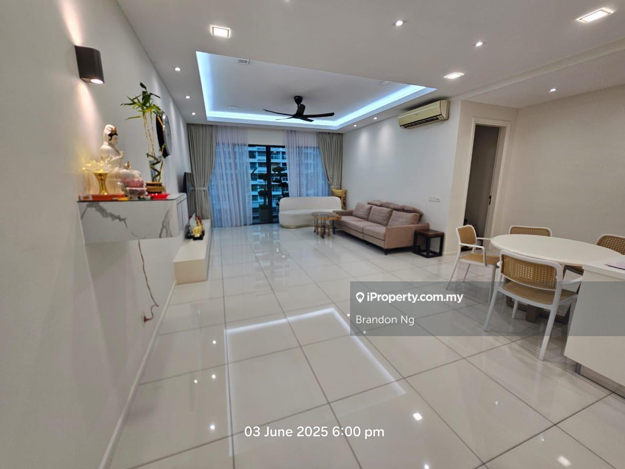 The Light Collection 1 Full Furnished 1582sf Worth Buy 3 Car Parks