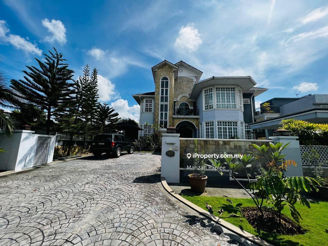 2.5 Storey Bungalow Perdana Lakeview East @ Cyberjaya For Sale