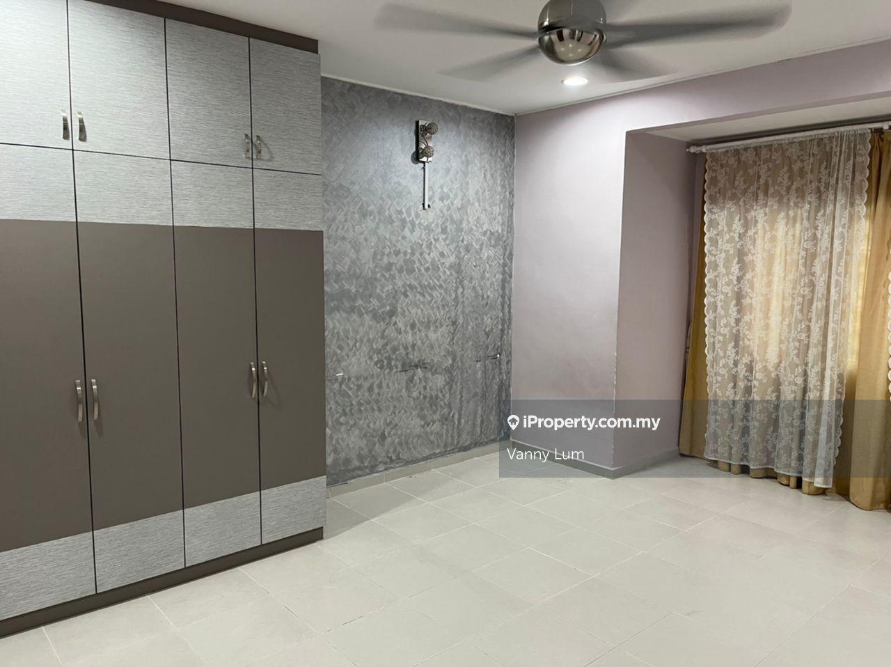 Puchong Puncak Kinrara Double Storey Gated Guarded Partly Furnished