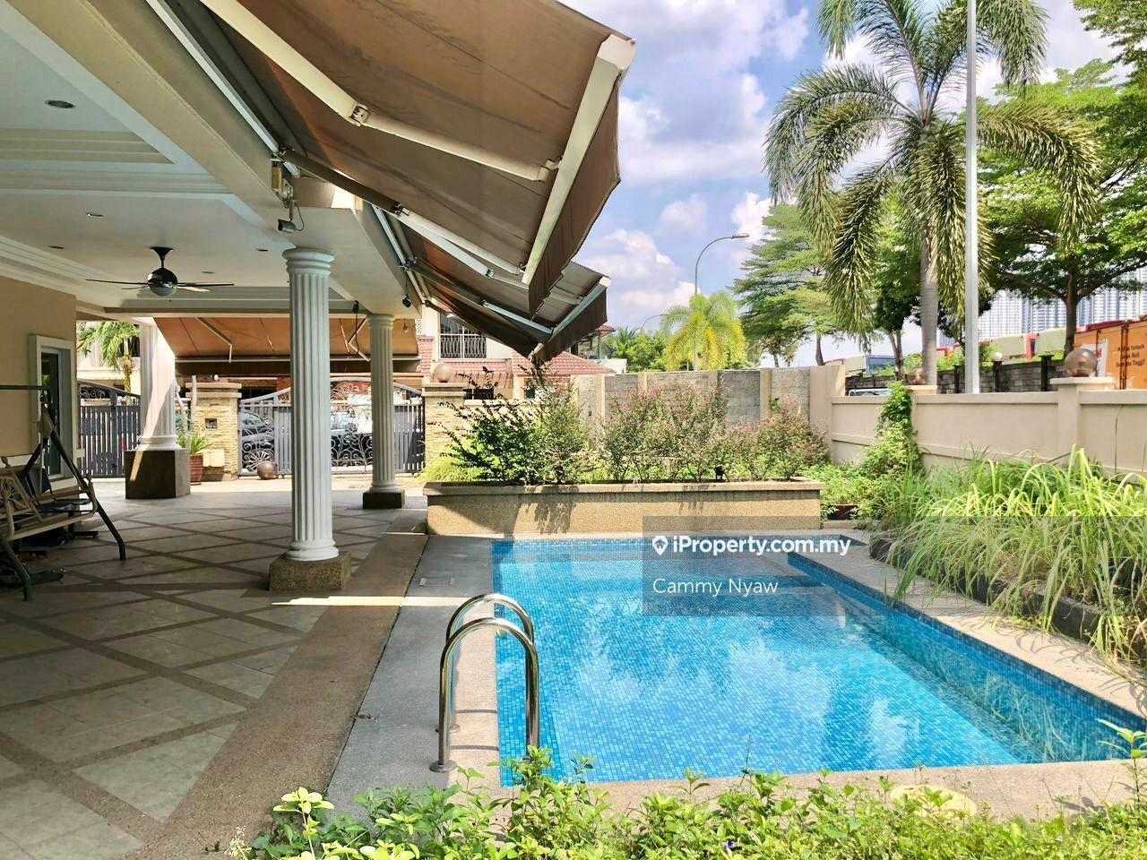 Corner, fully renovated & extended