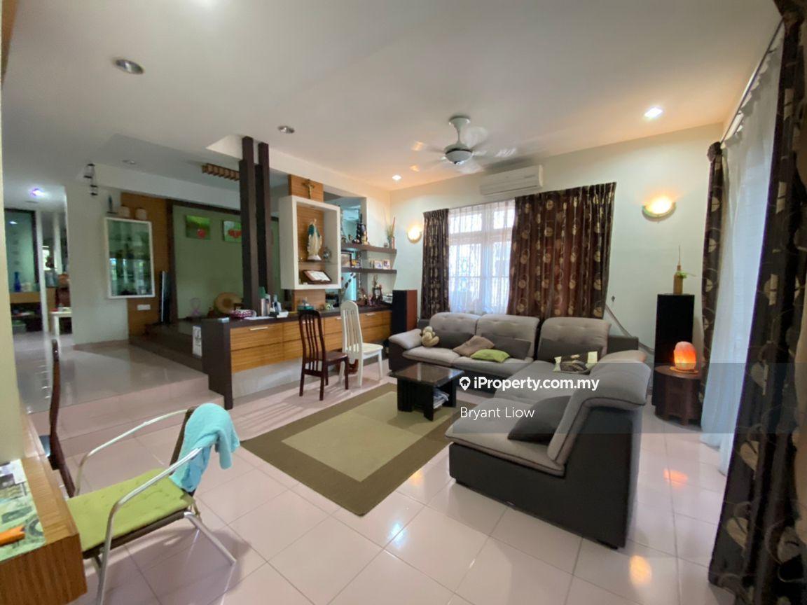 Nice Semi-D house for Sale Batu Berendam Melaka Baru