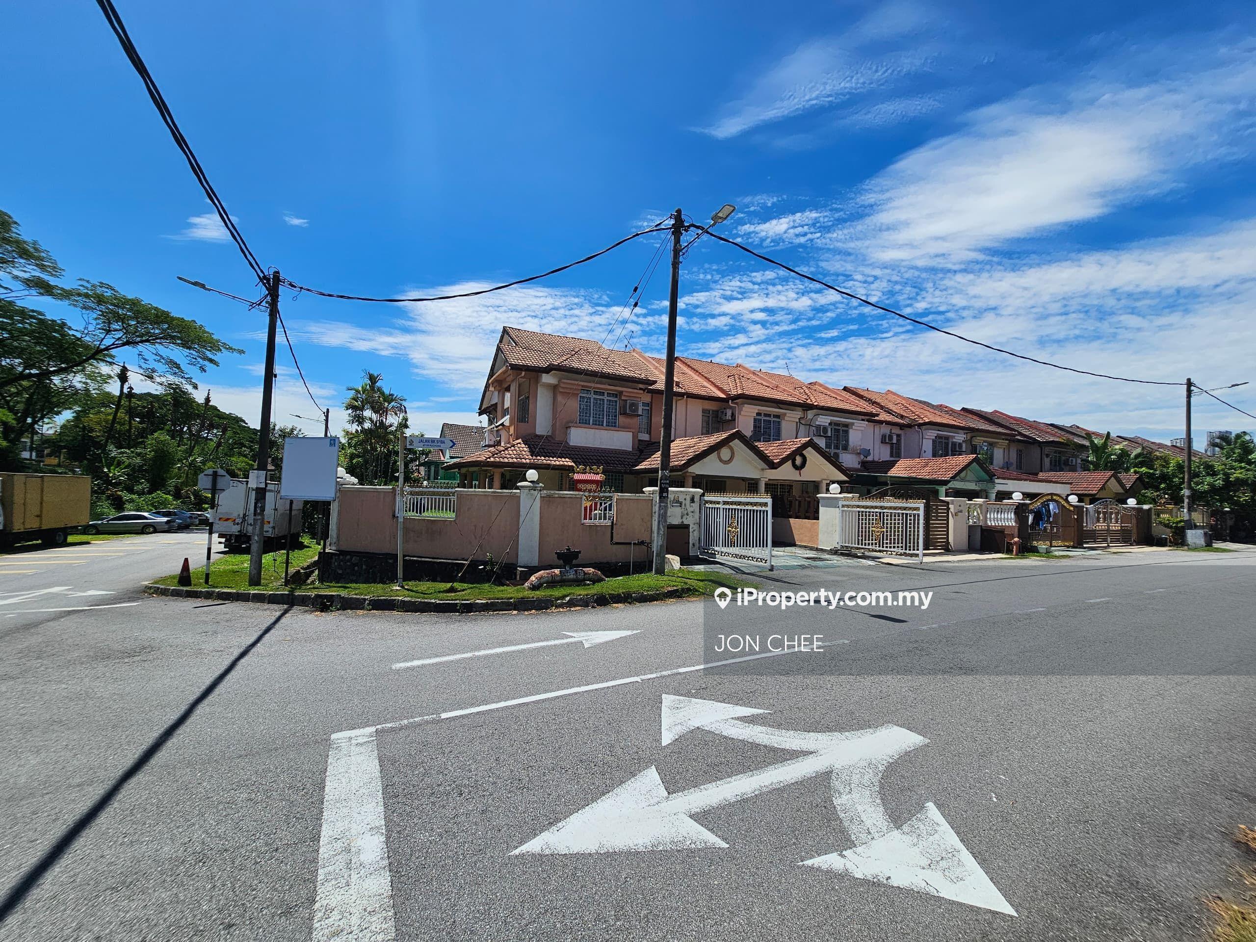 Spacious corner lot with side land
