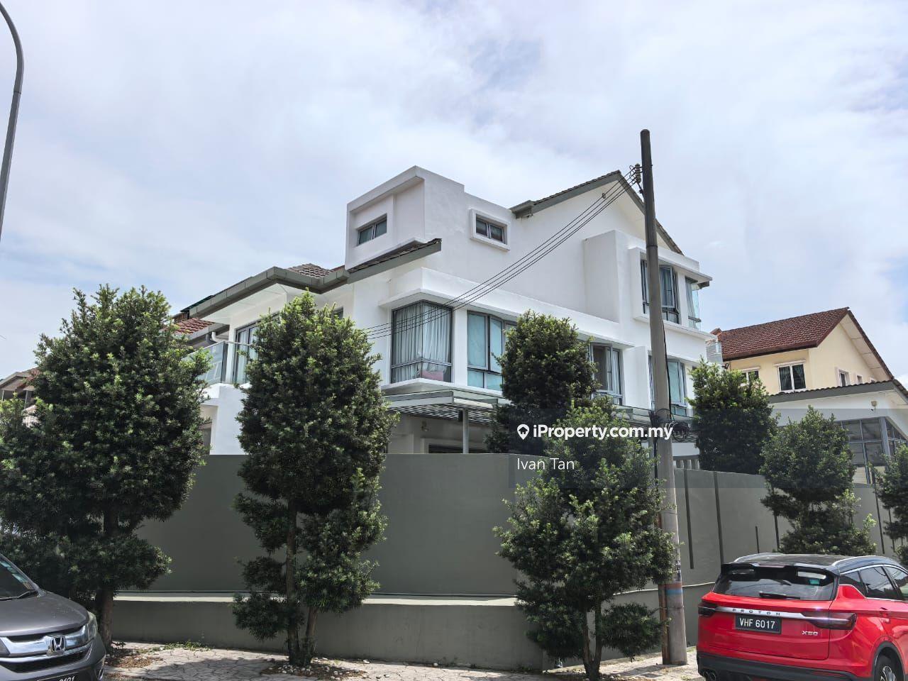 2.5-Storey Terraced House Corner Lot For Sale Bandar Tun Hussein Onn