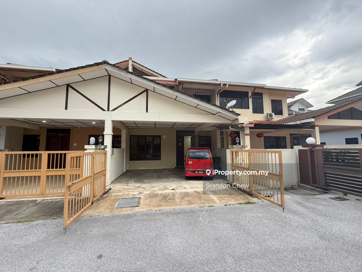 Double Storey Terrace Intermediate at Tabuan Heights For rent