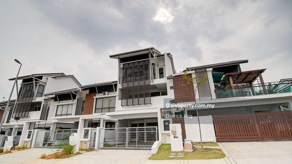 Limited 3 Sty Superlink with Indoor Pool @ Ivy Terrrace Denai Alam