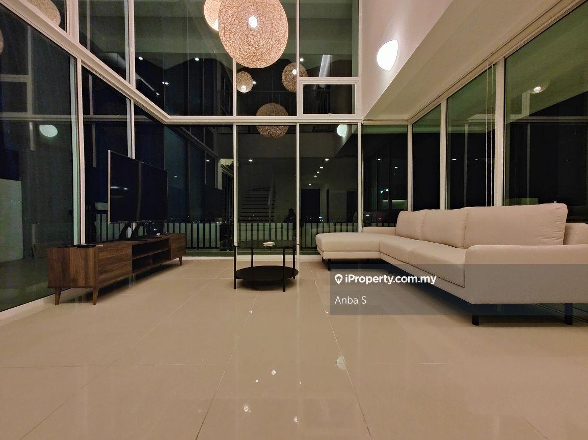 Fully Furnished High-Floor Semi-Corner Unit in Armanee Terrace 2