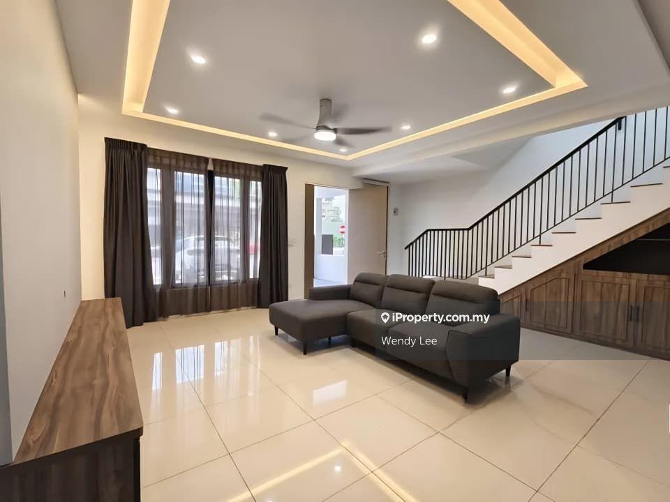 Double Storey House 20x80sq Kitchen Fully Extend Freehold 24h Guarded