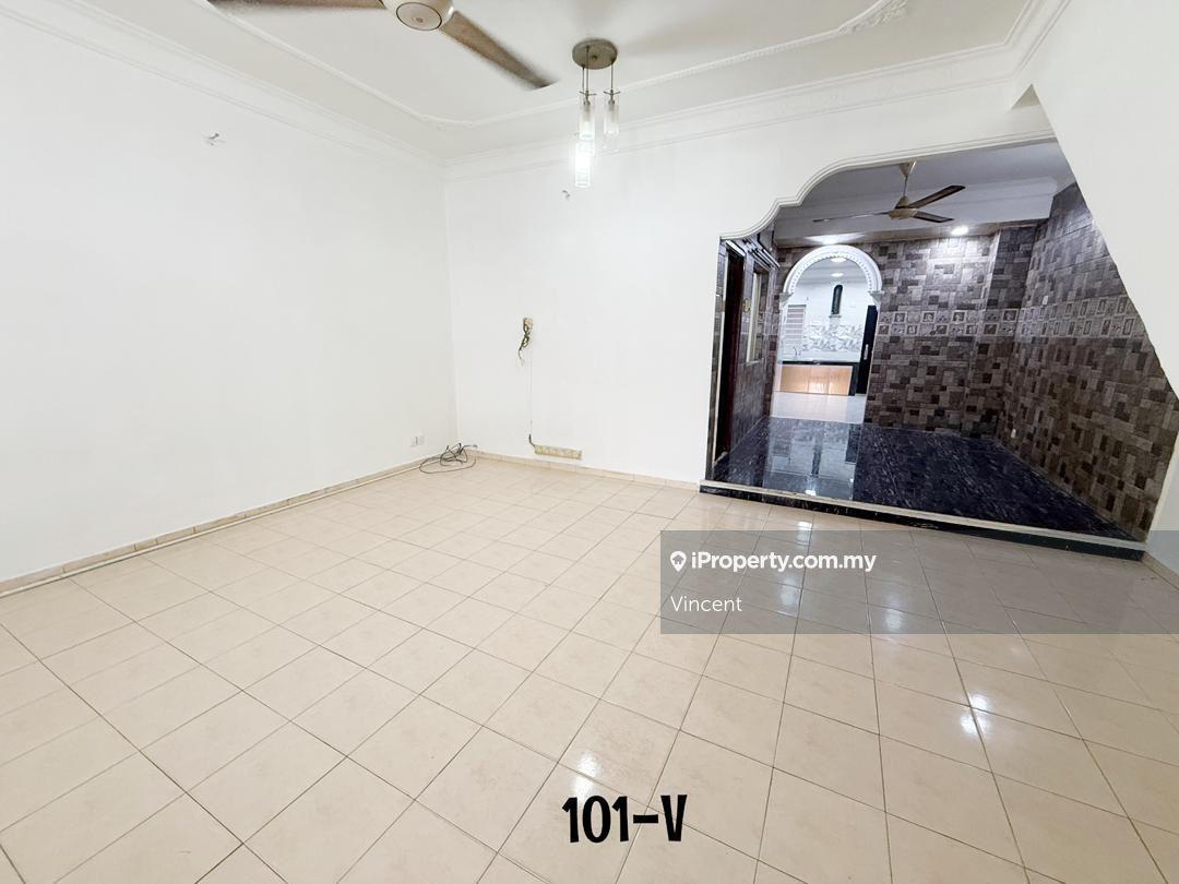 Kota Pendamar 1.5 Storey Terrace House Klang