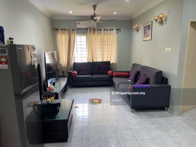 Well maintained unit at paradesa tropica condominium