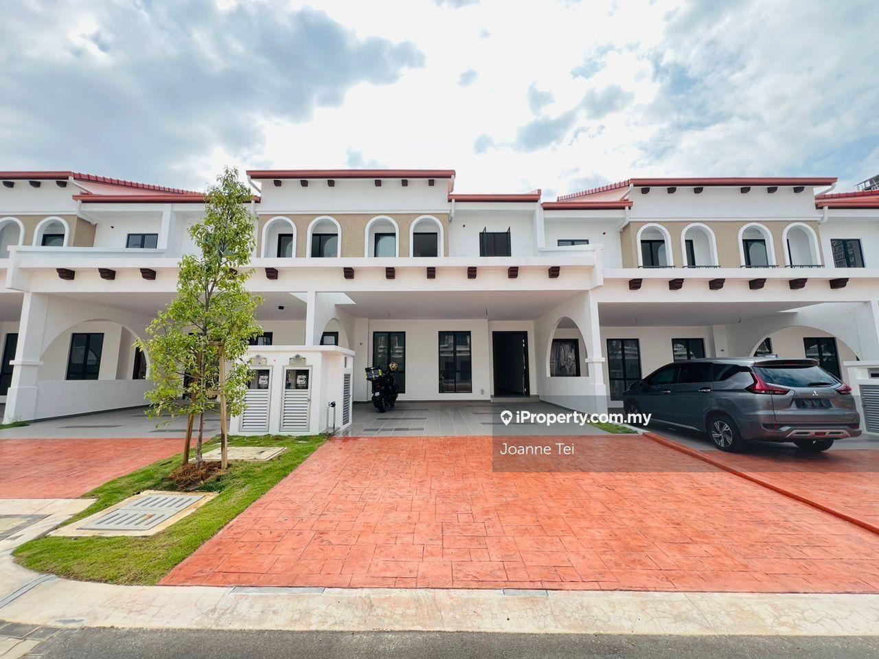 Brand new 2 storey house Setia Safiro, just handover
