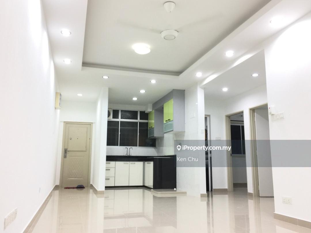 3 bedroom for rent/ new paint / taman bukit permai 