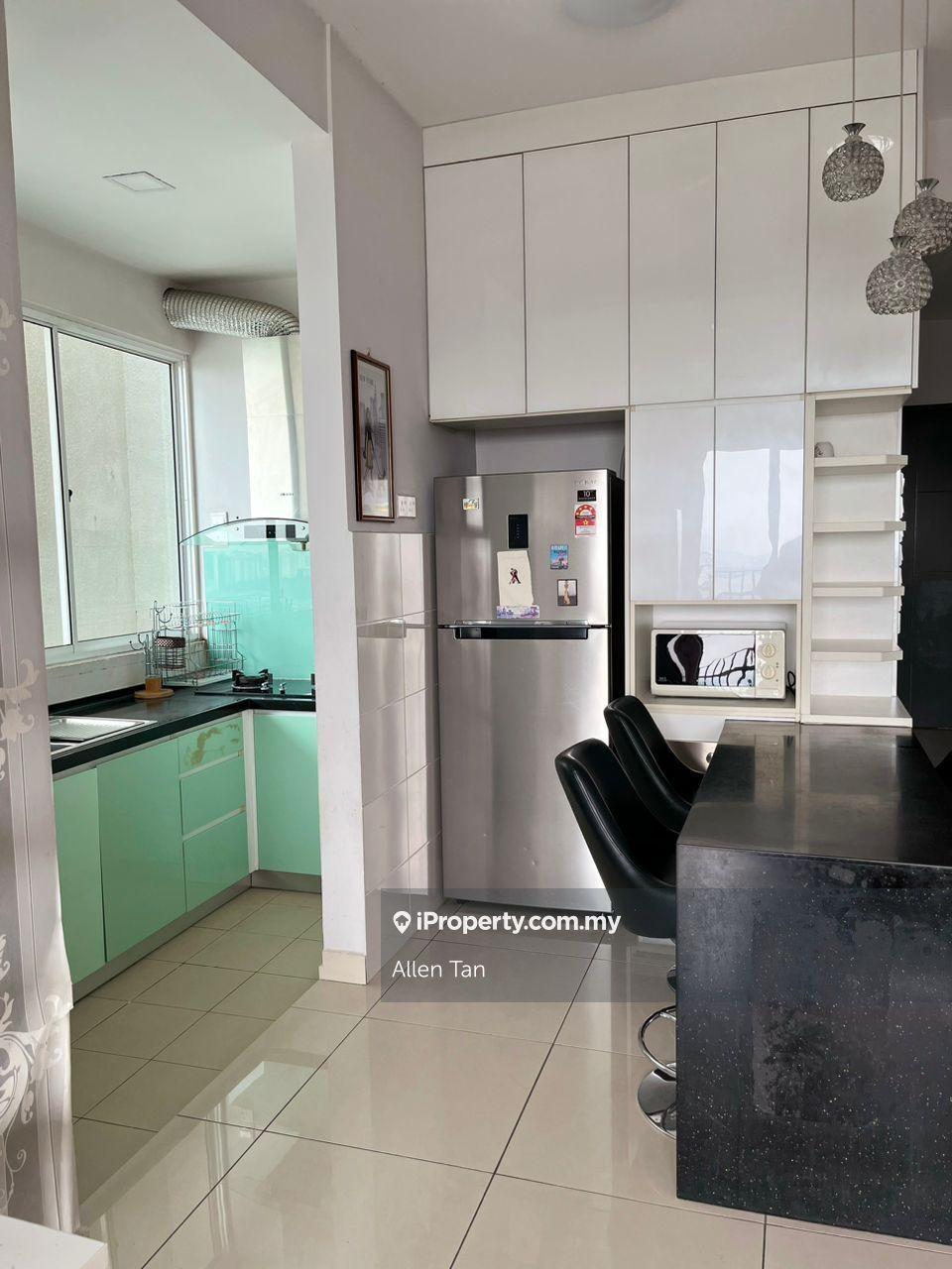 Zenith Residences Condo, 710sf, 2r2b, Fully, 1cp, Kelana Jaya,LRT,PJ