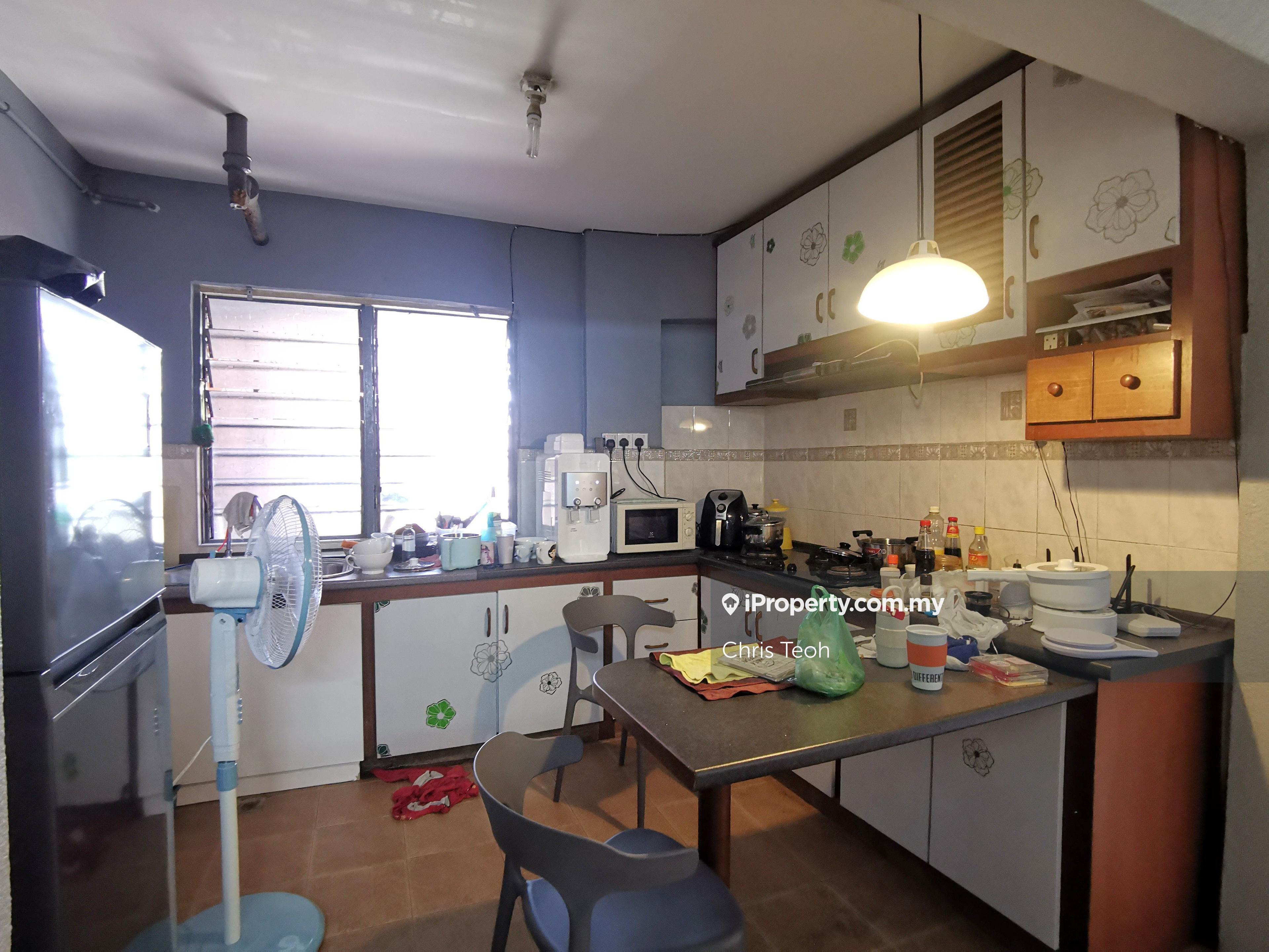 Low floor, corner unit, renovated & partially furnished!