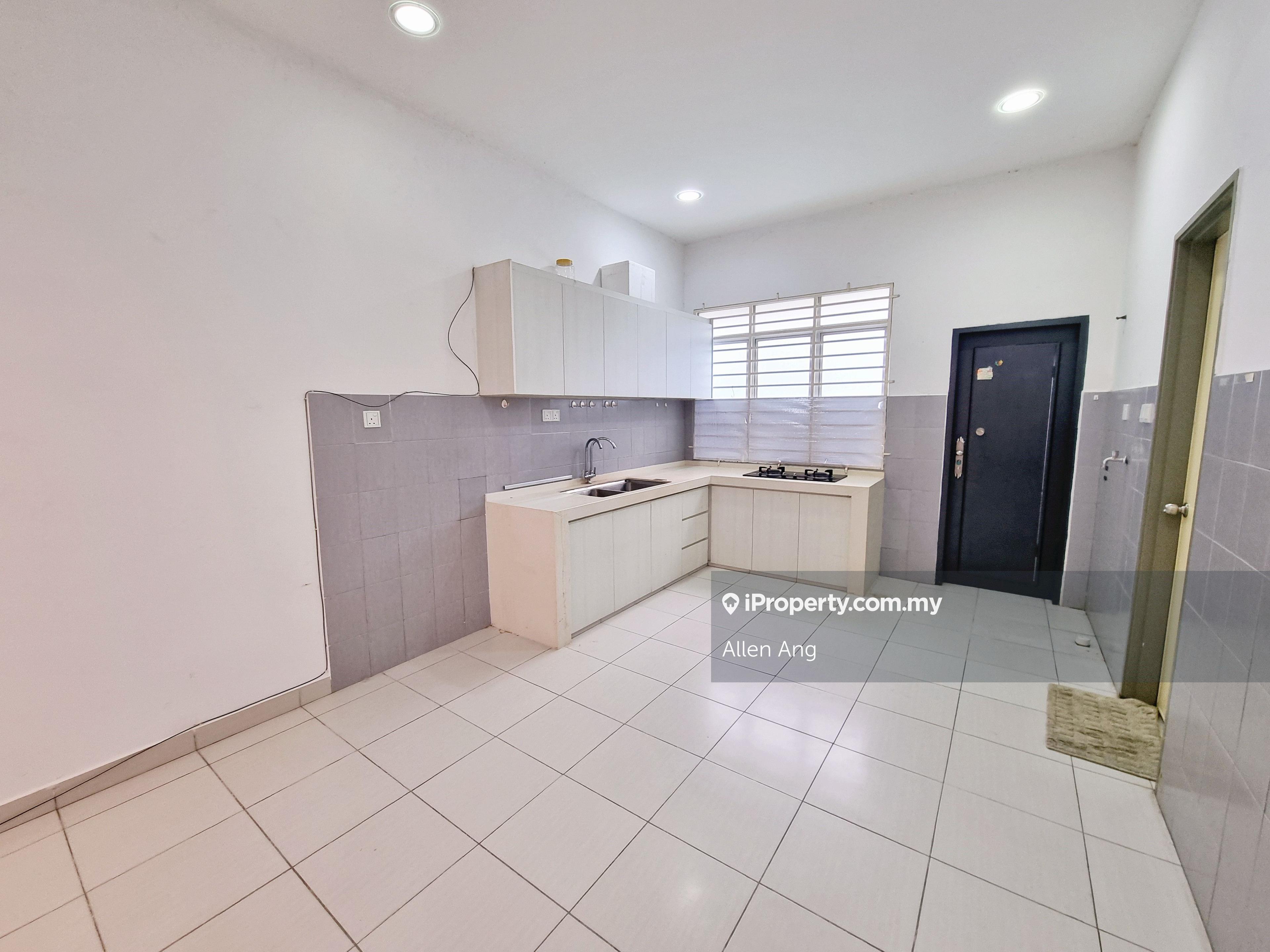 Partly Renovated, Non Bumi Lot, Low Deposit, Full Loan