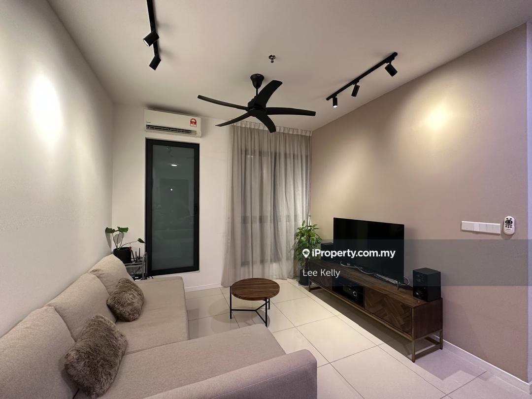 Fully Furnished Renovated, Freehold, Near Lincoln University, Near LRT