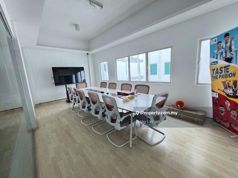 3 storey endlot shop lot for sale in Star Avenue, Subang 2, Shah Alam