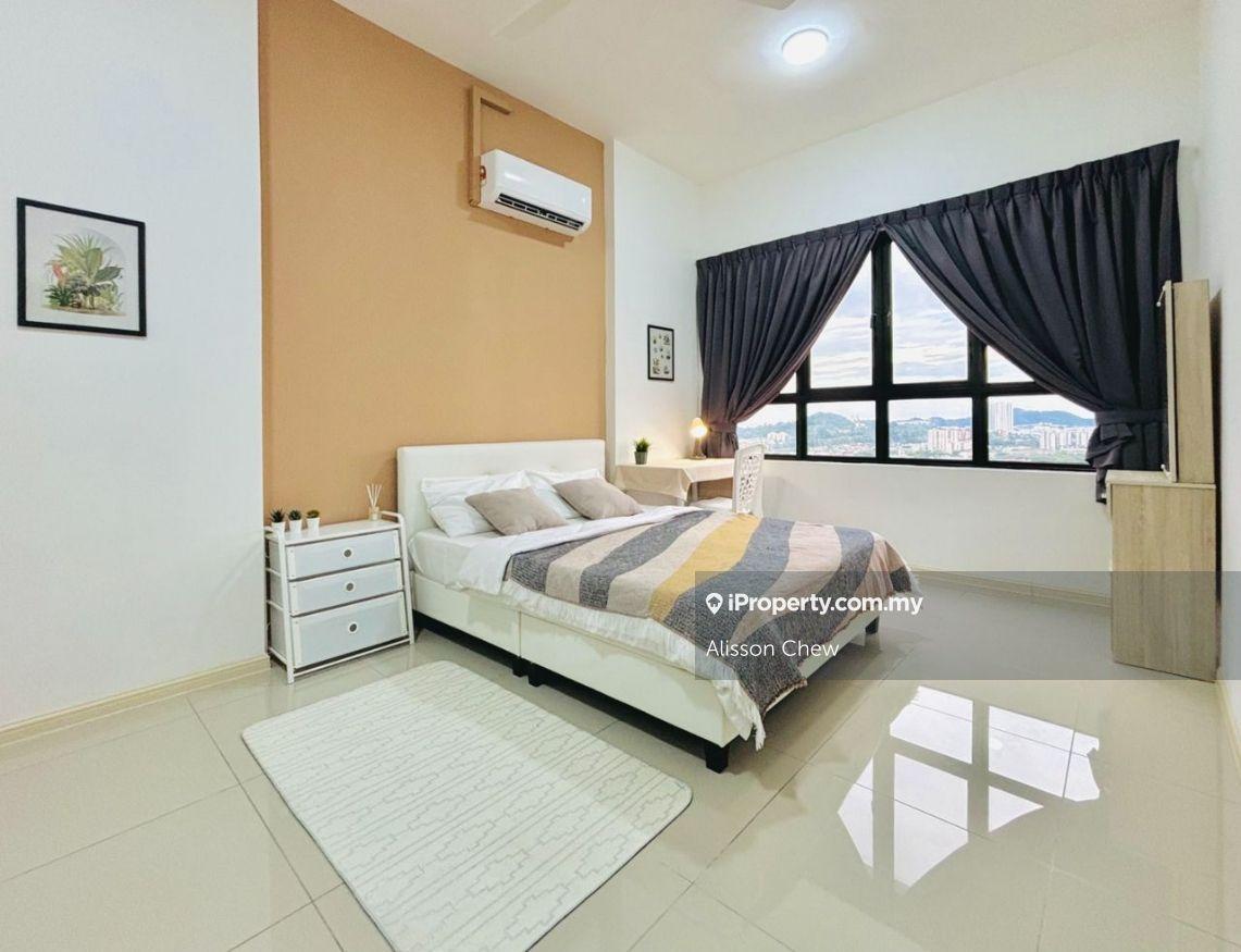 Senzville condo,  fully renovation,  2 car parl