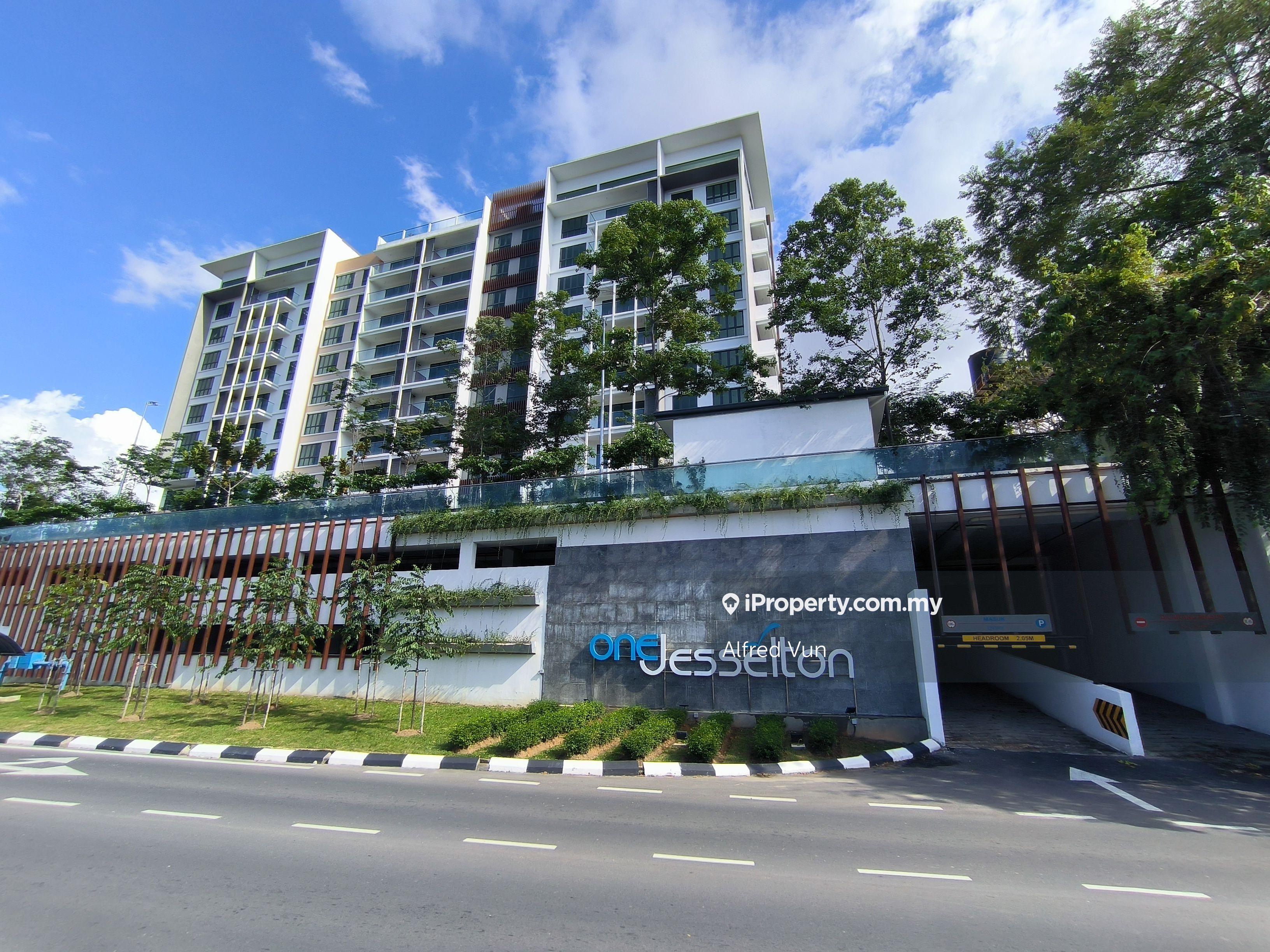 Kepayan, Qeh, Colonnades, Corner : One Jesselton Condo