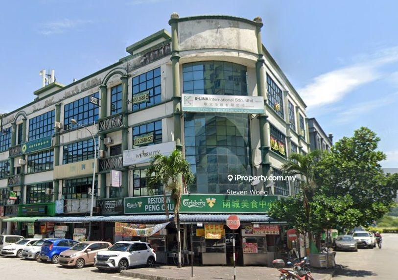 Seri Kembangan Tmn Serdang Perdana Corner 4 sty Shop For Sale