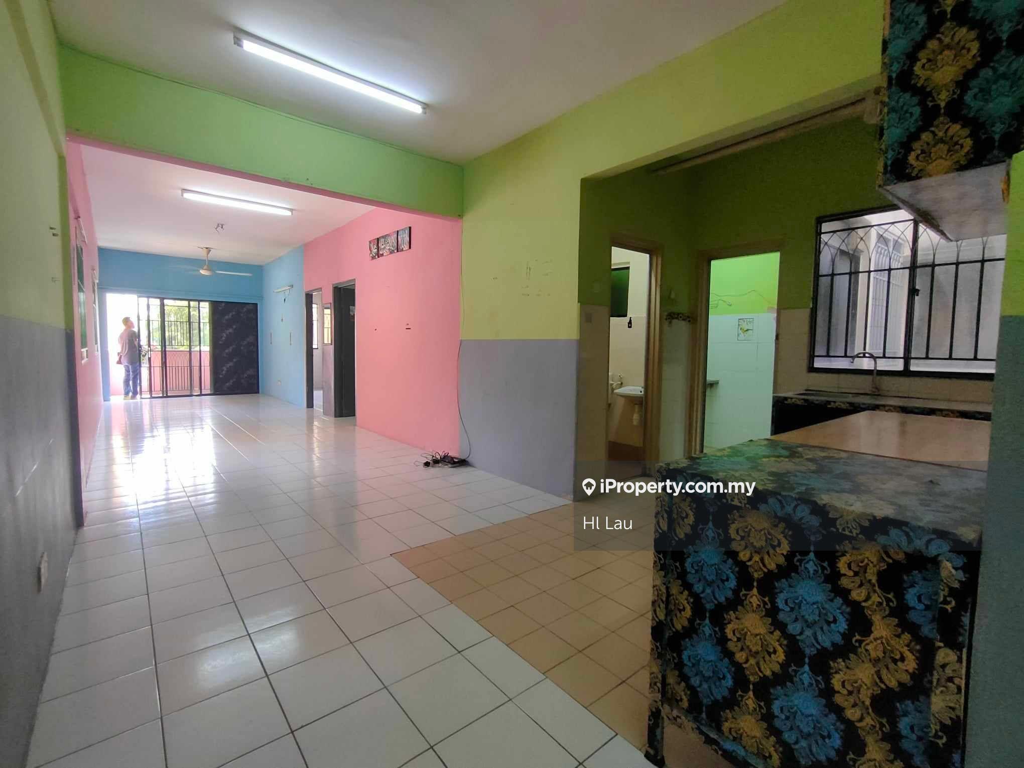 Vista Bayu Apartment near to shops, hypermarket & hospital