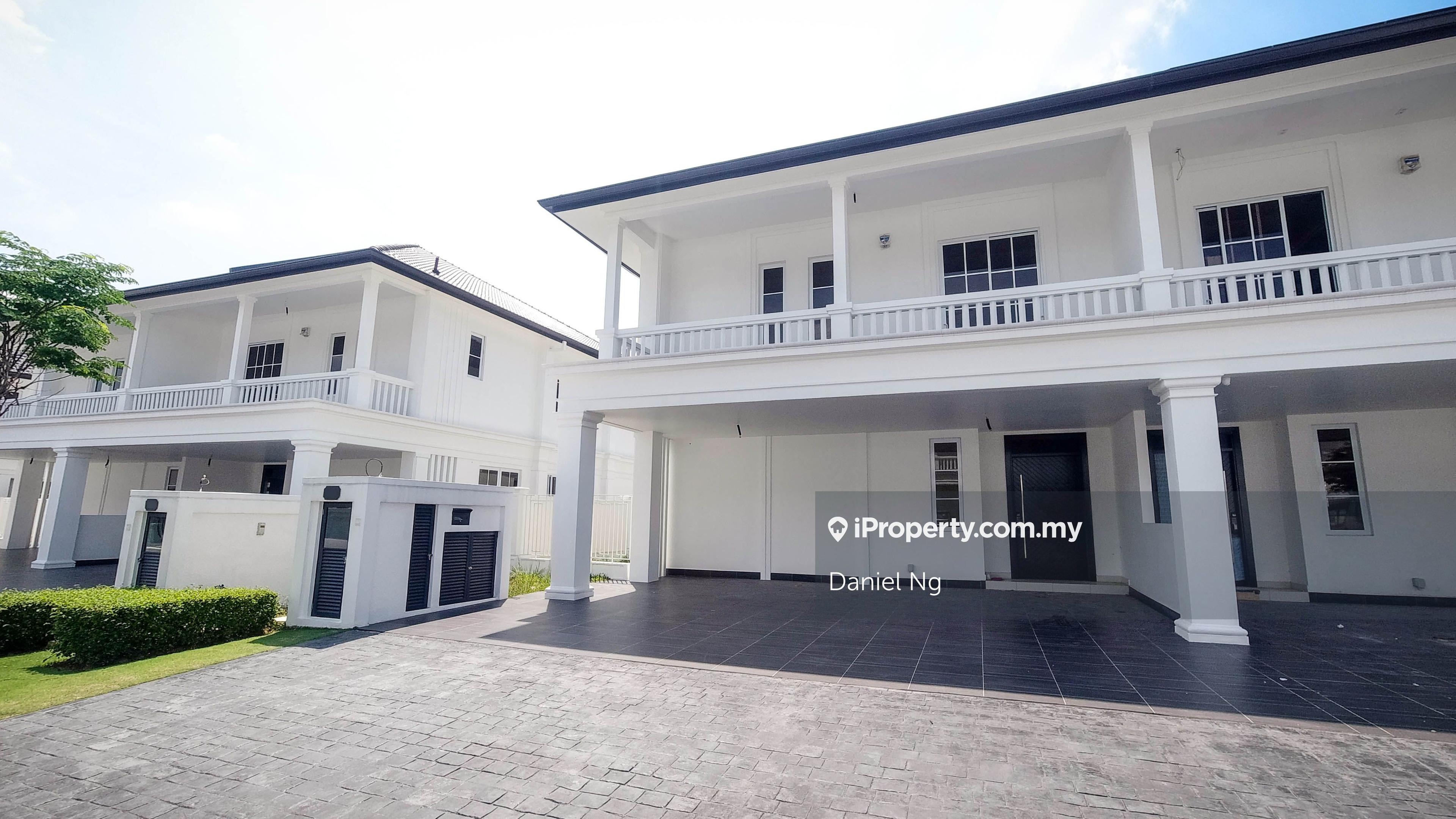 Limited Semi D 6 Rooms can parking 6 Cars Premium n Safety area