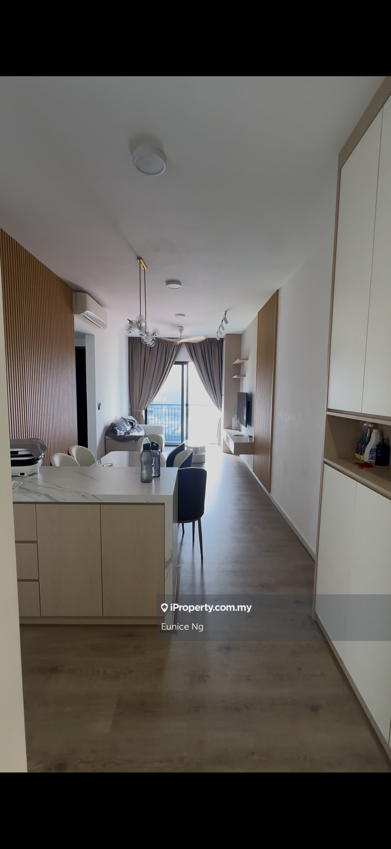Walking Distance to MRT station with Premium furnished 