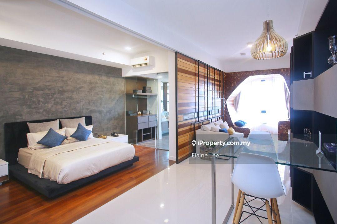 Freehold, Ready To Move-In, Live-Work-Play Environment