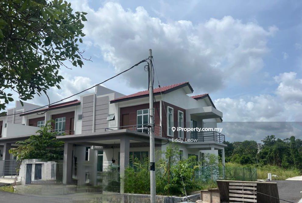 New Freehold 2 Storey Corner Lot @ Ayer Keroh For Sale