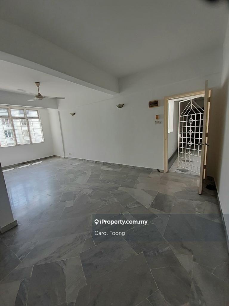 Apartment with condo facilities