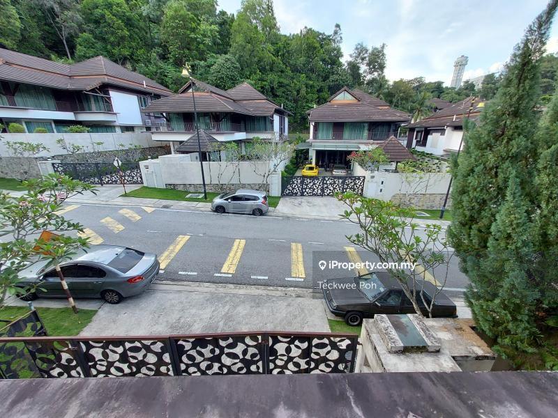 Below market price bungalow for sale ready viewing ready unit