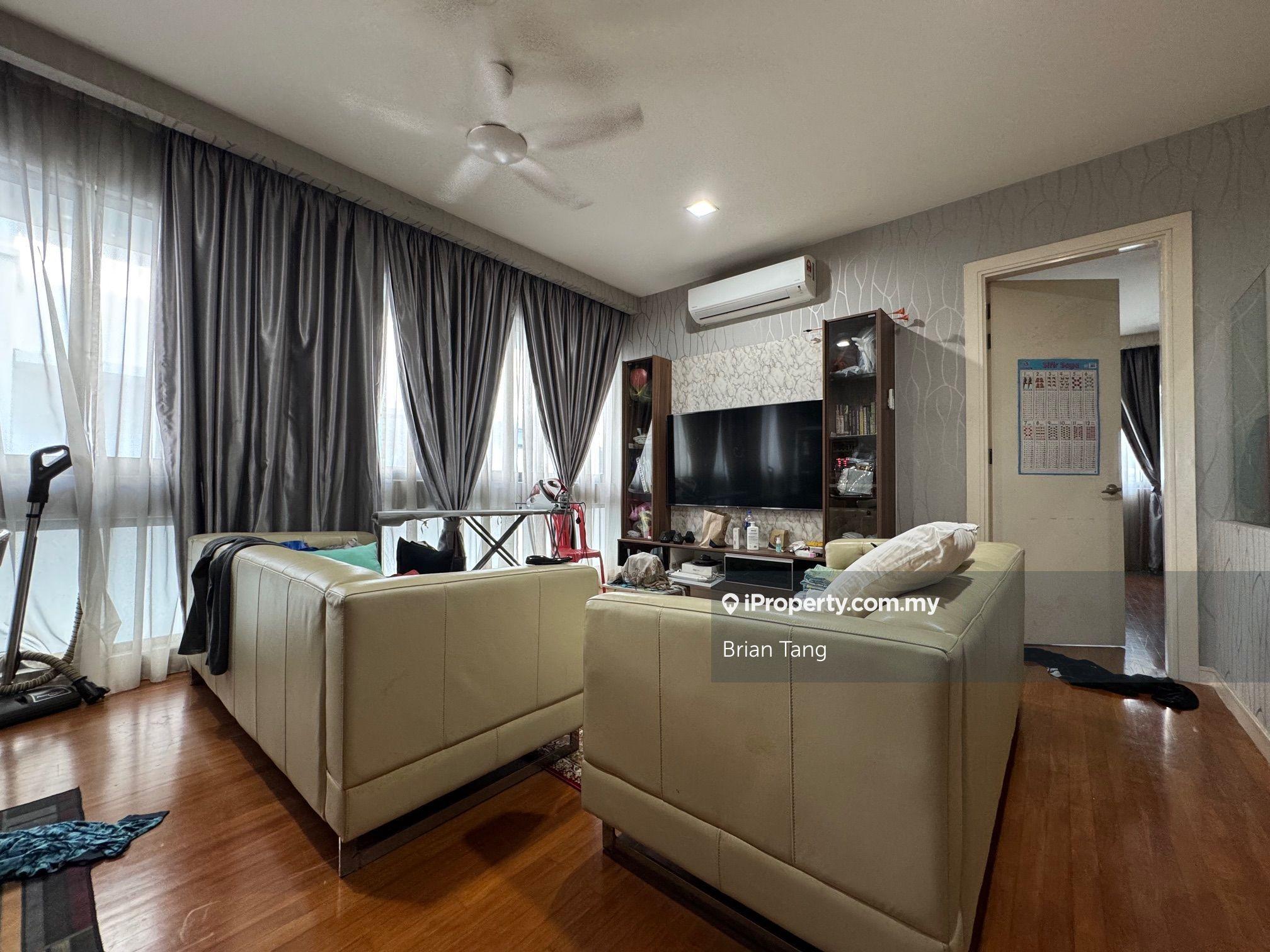 Below Market Value Semi D Overlooking Hill View For Sale