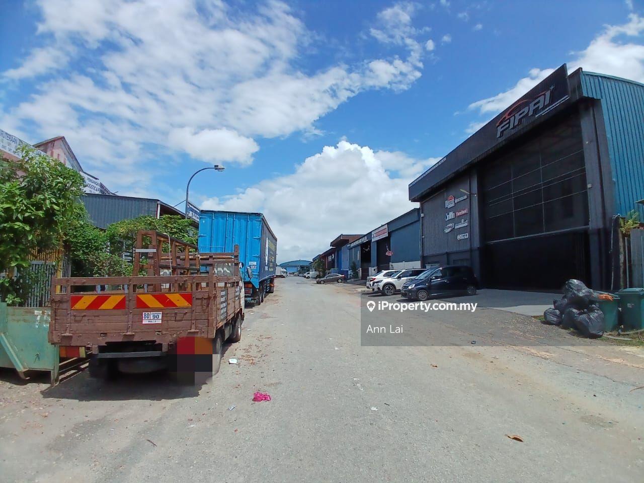ROI 4.25% -Light Industry -Fully Awning -Freehold -Non Bumi Lot