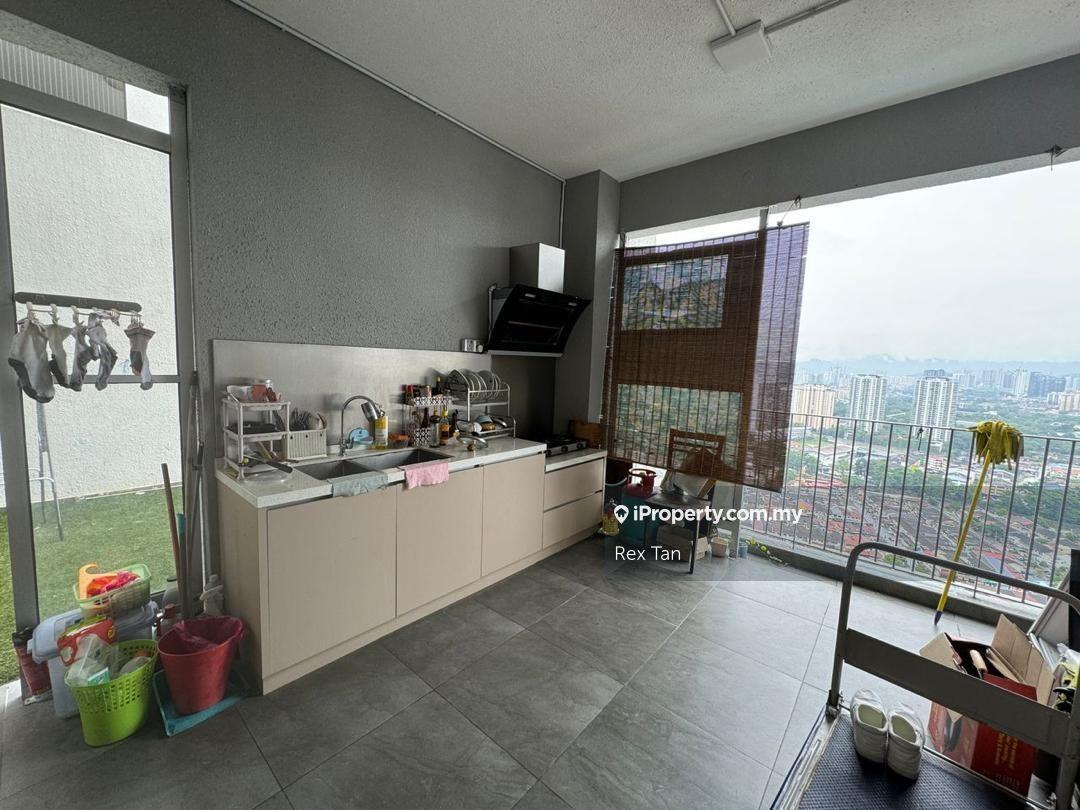 4 Bedrooms Partly furnished for sale.
