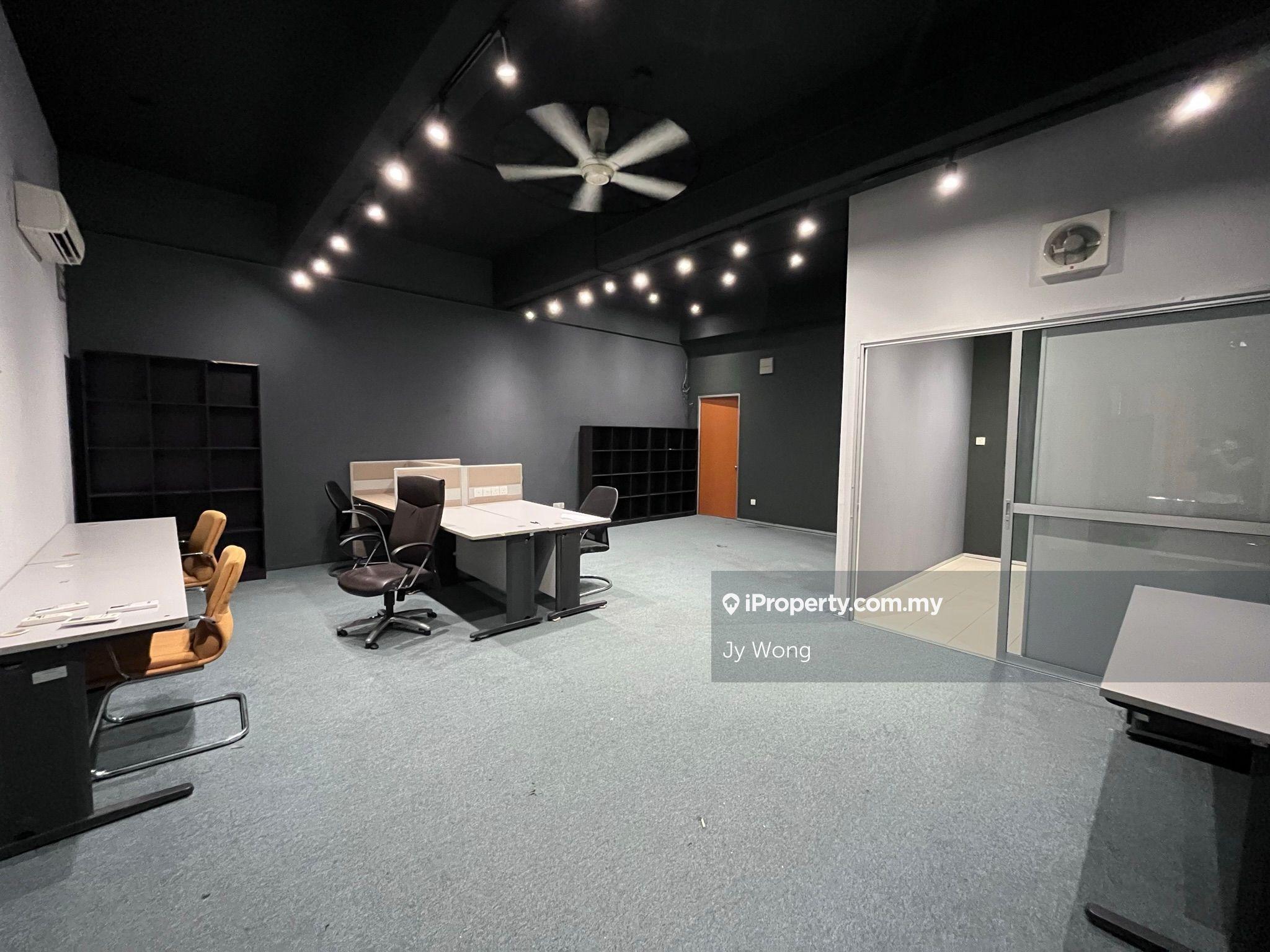2nd Floor with Lift