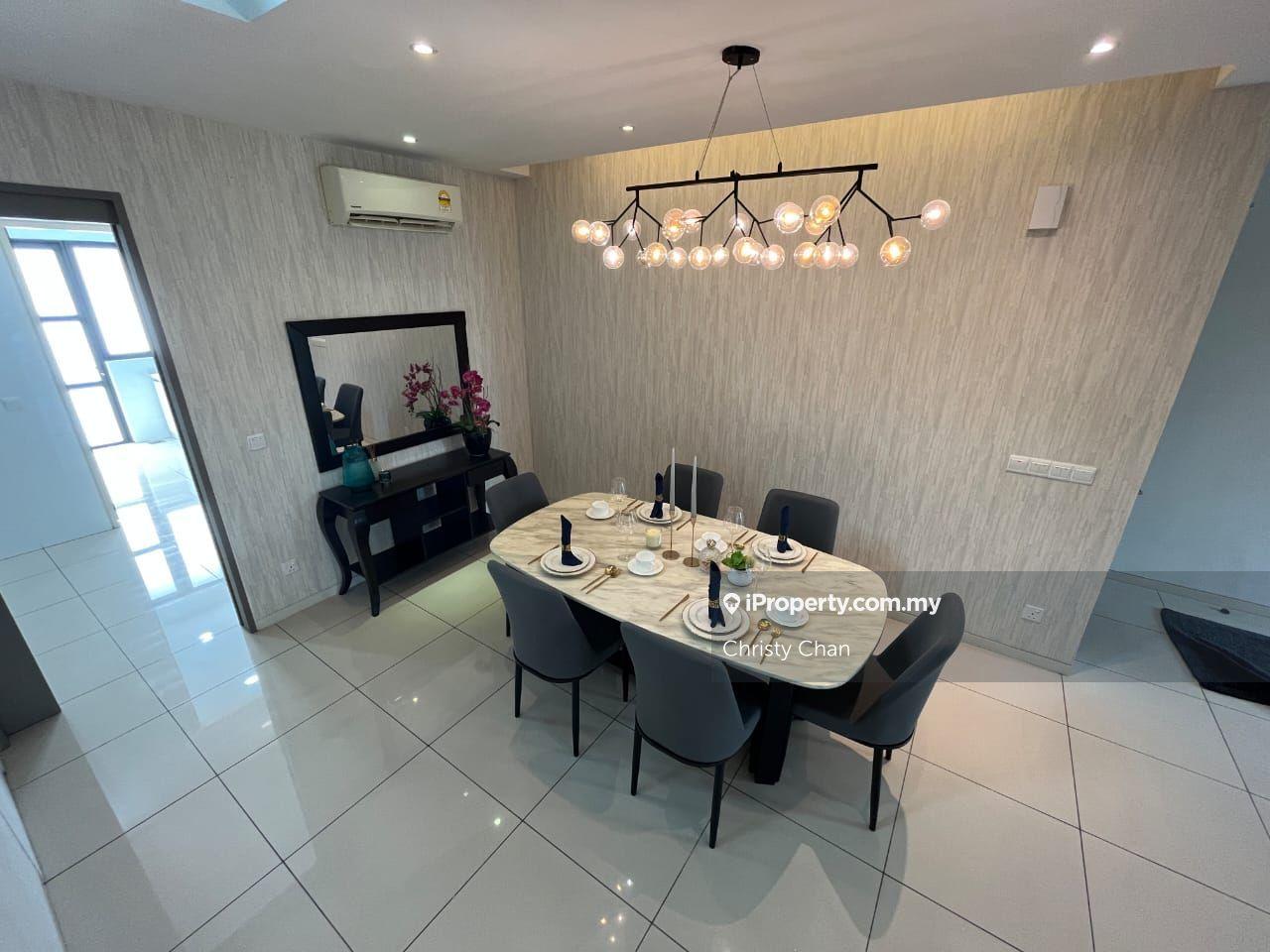 Freehold Tropical Villa, Taman Bukit Serdang with furnished and Gated