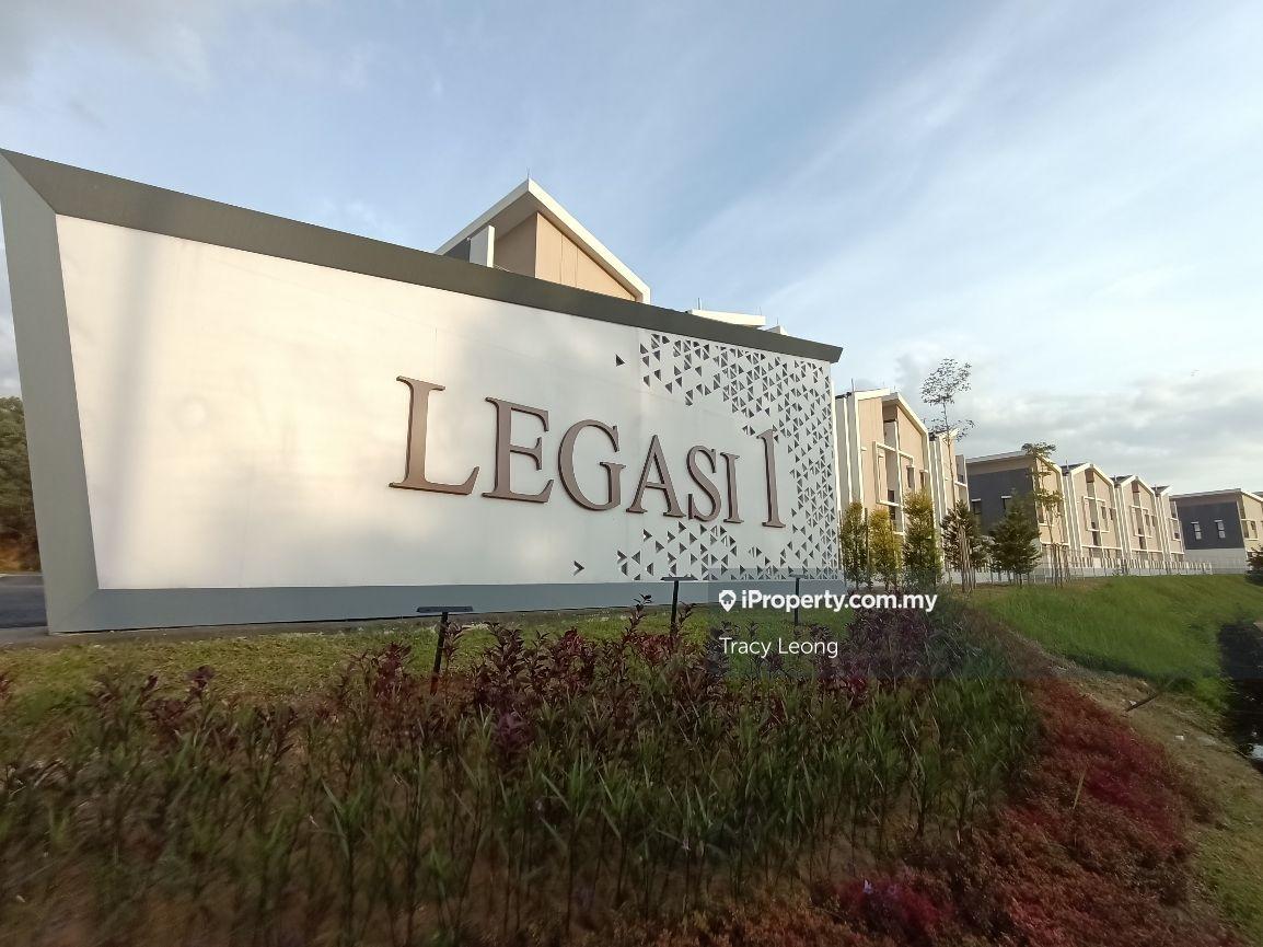 Low density, strategically location, matured neighbourhoods, corner