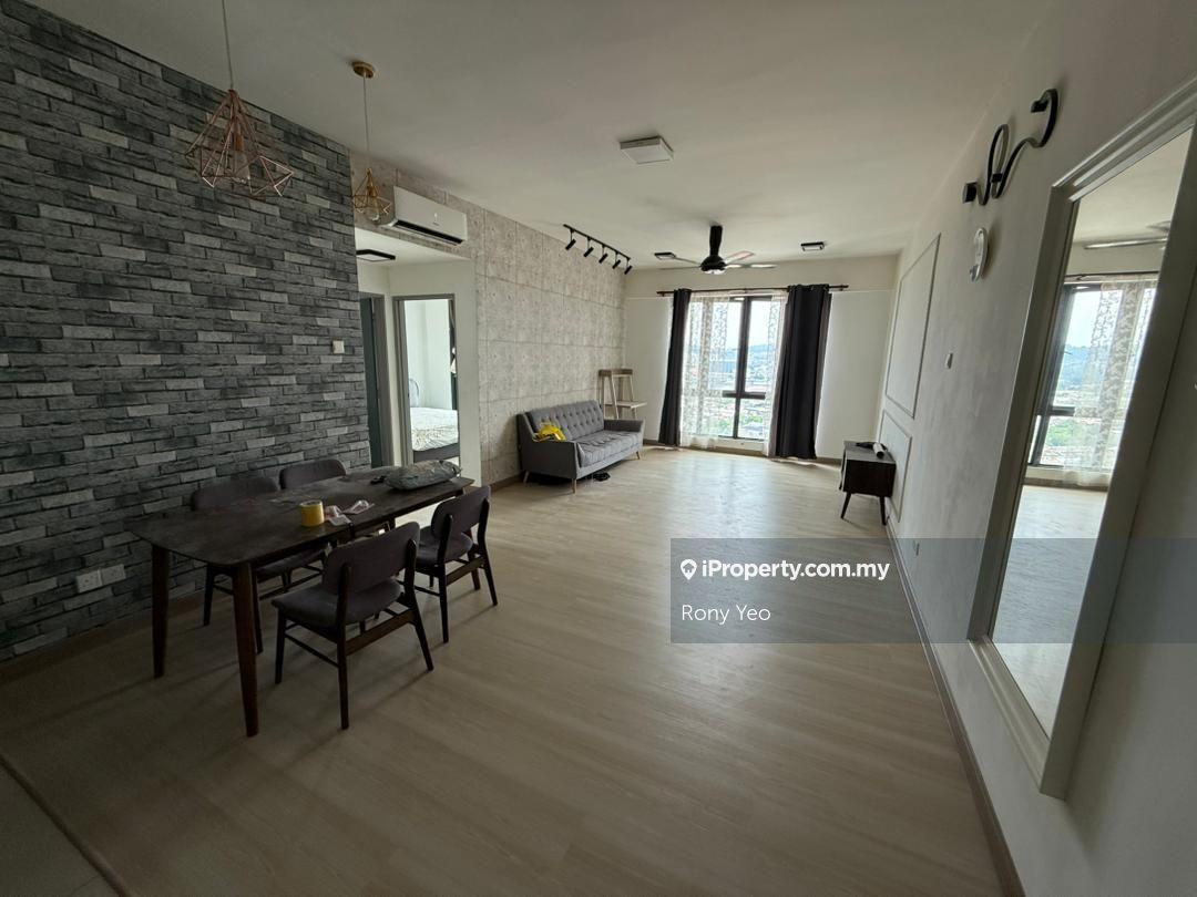 Silk Sky Fully Furnished 762sqft Corner Unit With Balcony For Rent !!