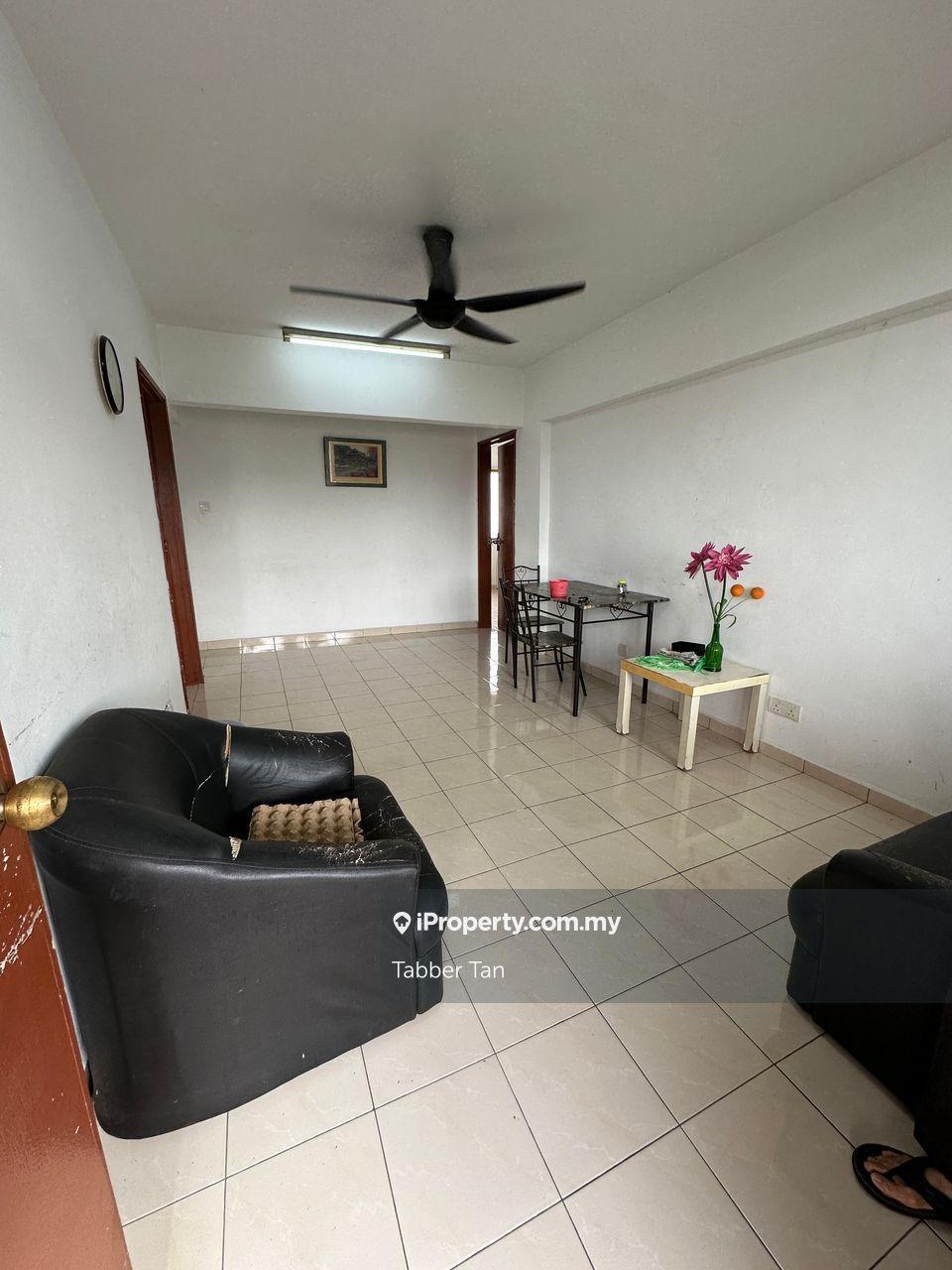 Segar apartment paul