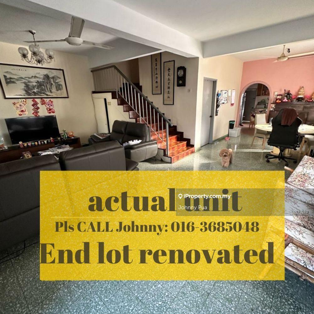 End lot with fully extended