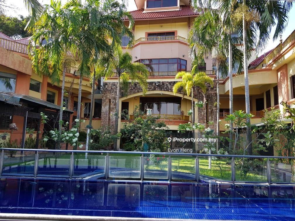Super Big Land Bungalow with 3 Blocks for Sale in Kuala Lumpur