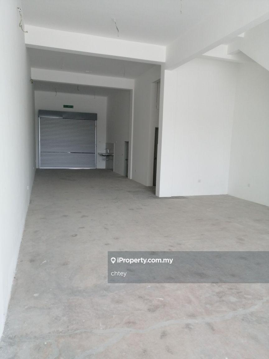 Abadi Heights Ground floor shop for rent at Pulau Meranti Puchong