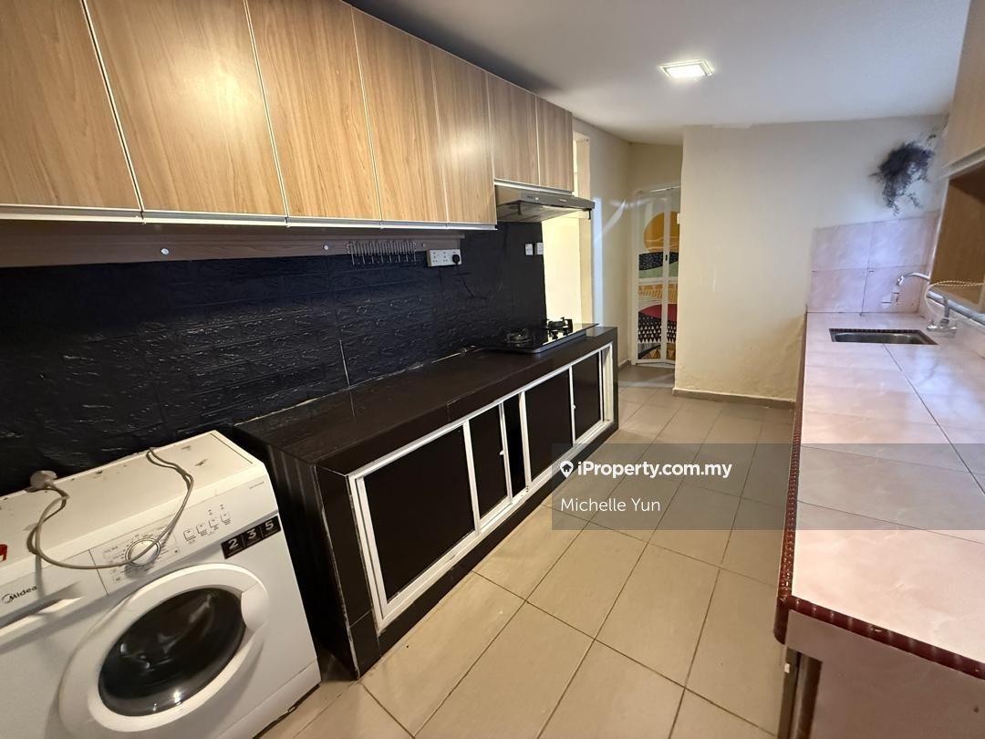 Single storey terrace landed,3r1b1toilet,ready now,partial furnished