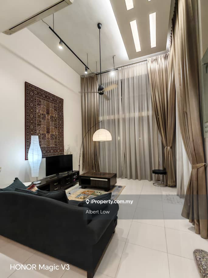 ID designer unit / ready move in / fully furnished
