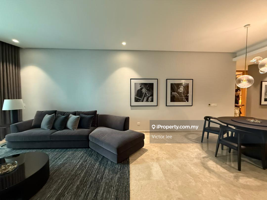 Modern Freehold Living 2 Bedrooms, 2 Car Parks, Partly Furnished