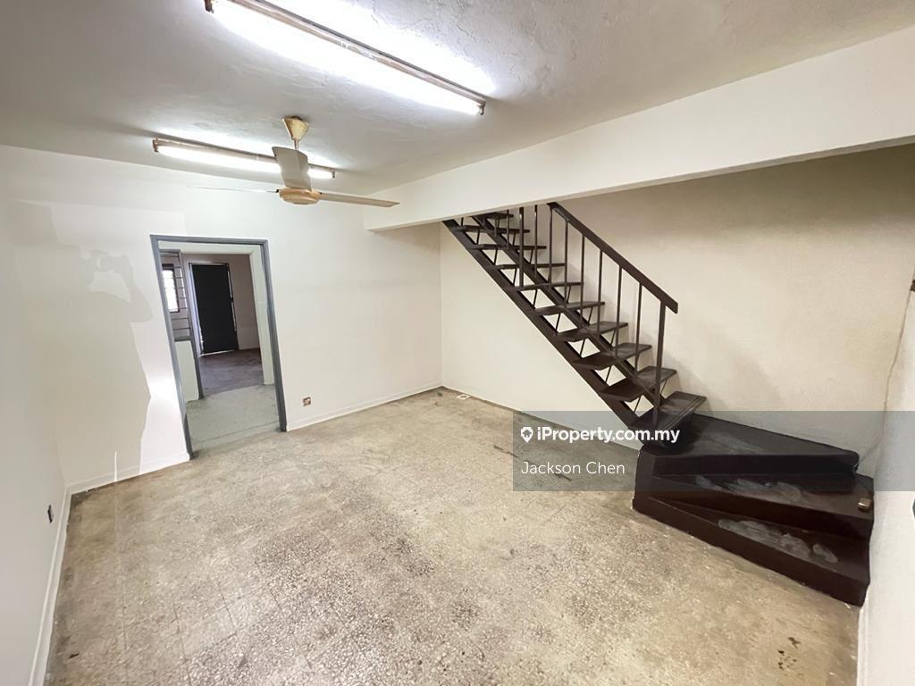 Terrace house for Sale