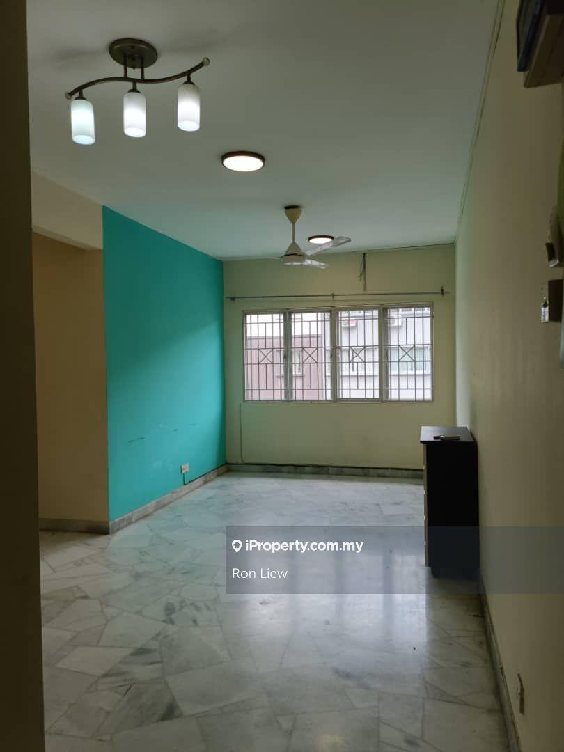 3rd Floor Walk Up Apartment