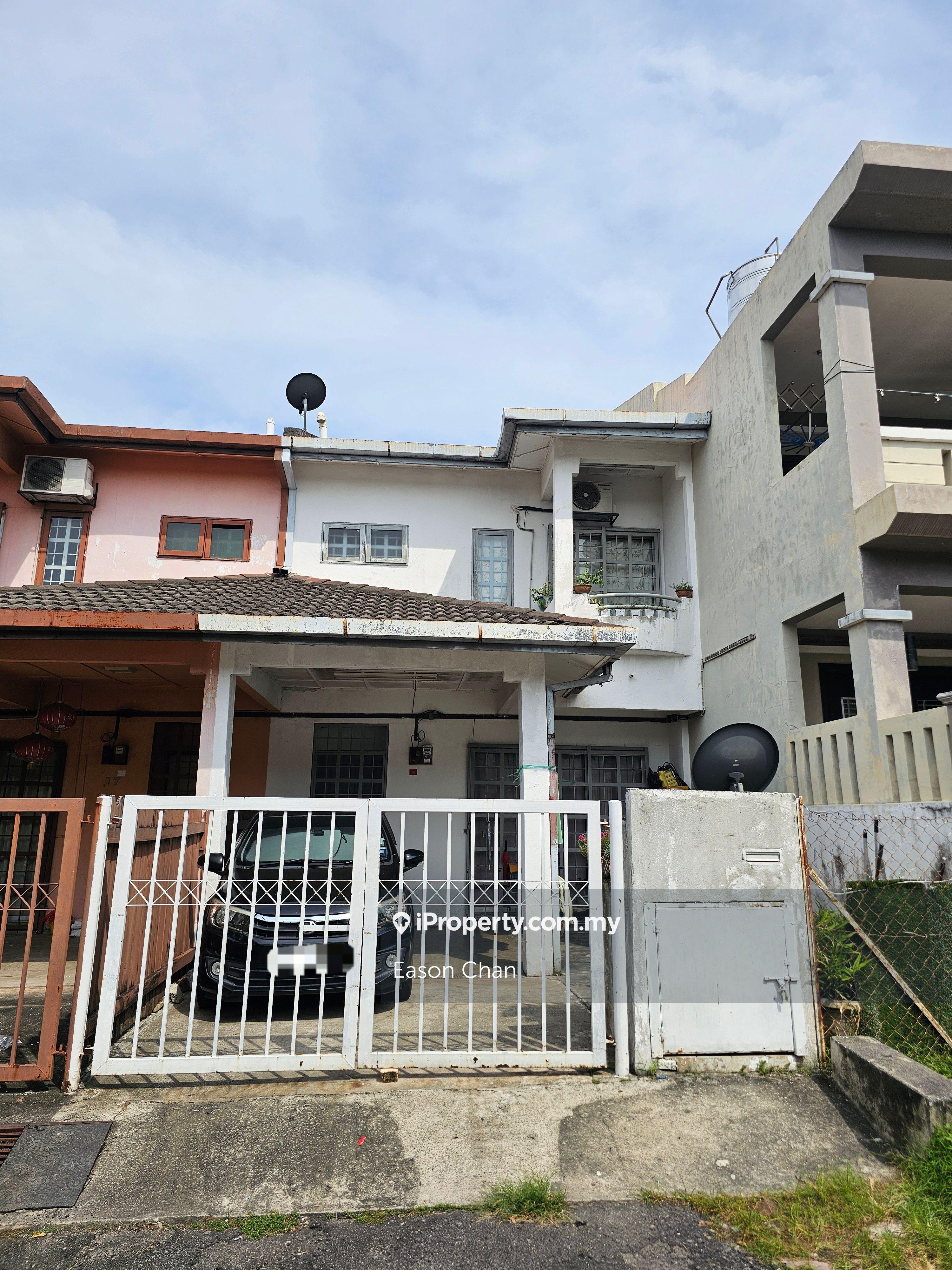 Balakong Taman Desa Serdang 2storey house 
