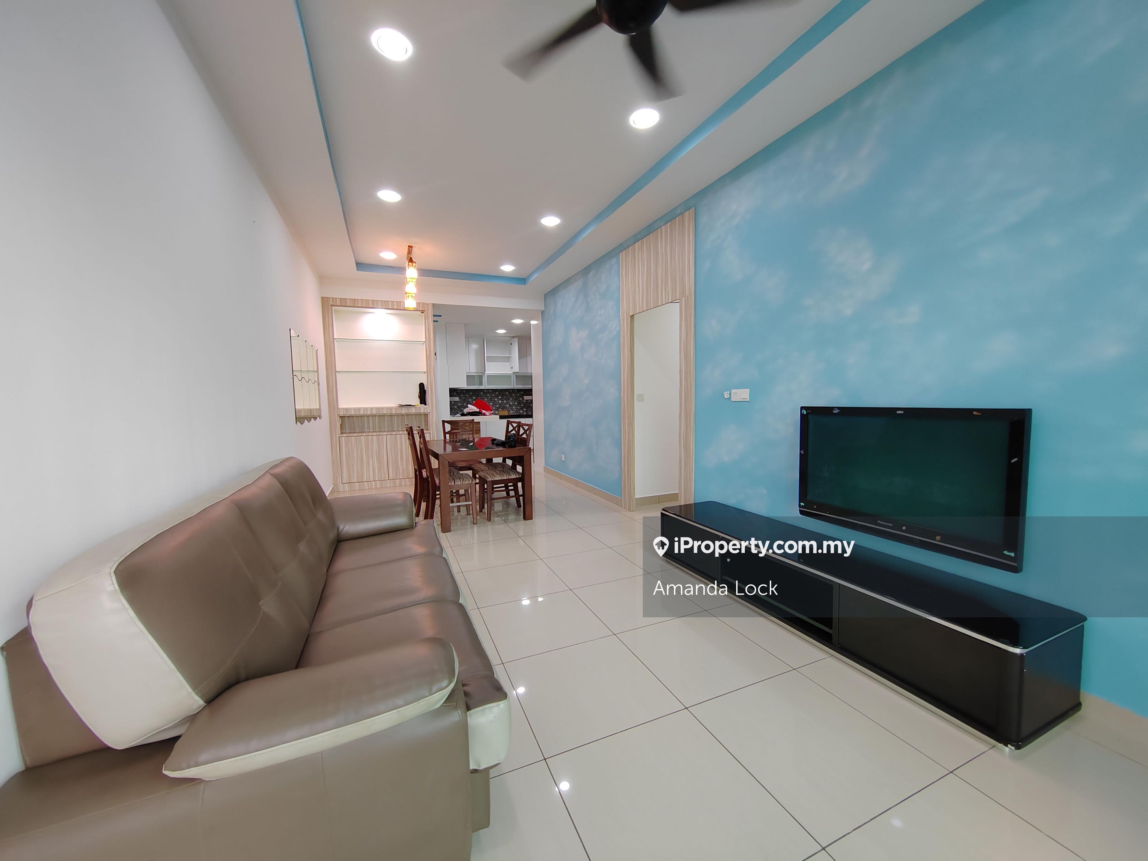 Ready move in Partly Furnished Clean unit Skyvilla D'island Puchong